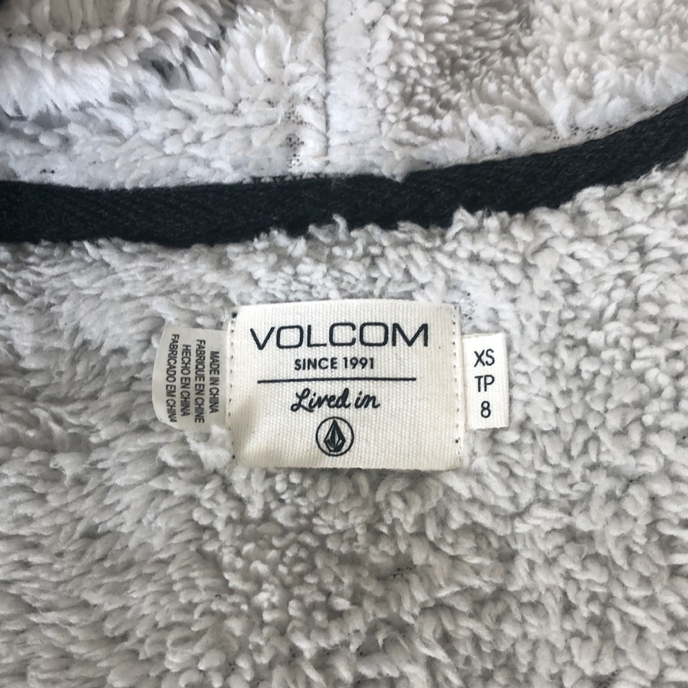 Girls/women’s fleece lined Volcom zip-up hoodie - Picture 6 of 6